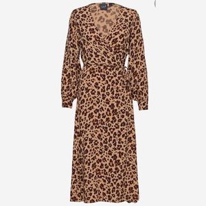 Gap leopard 🐆 wrap dress. NWT